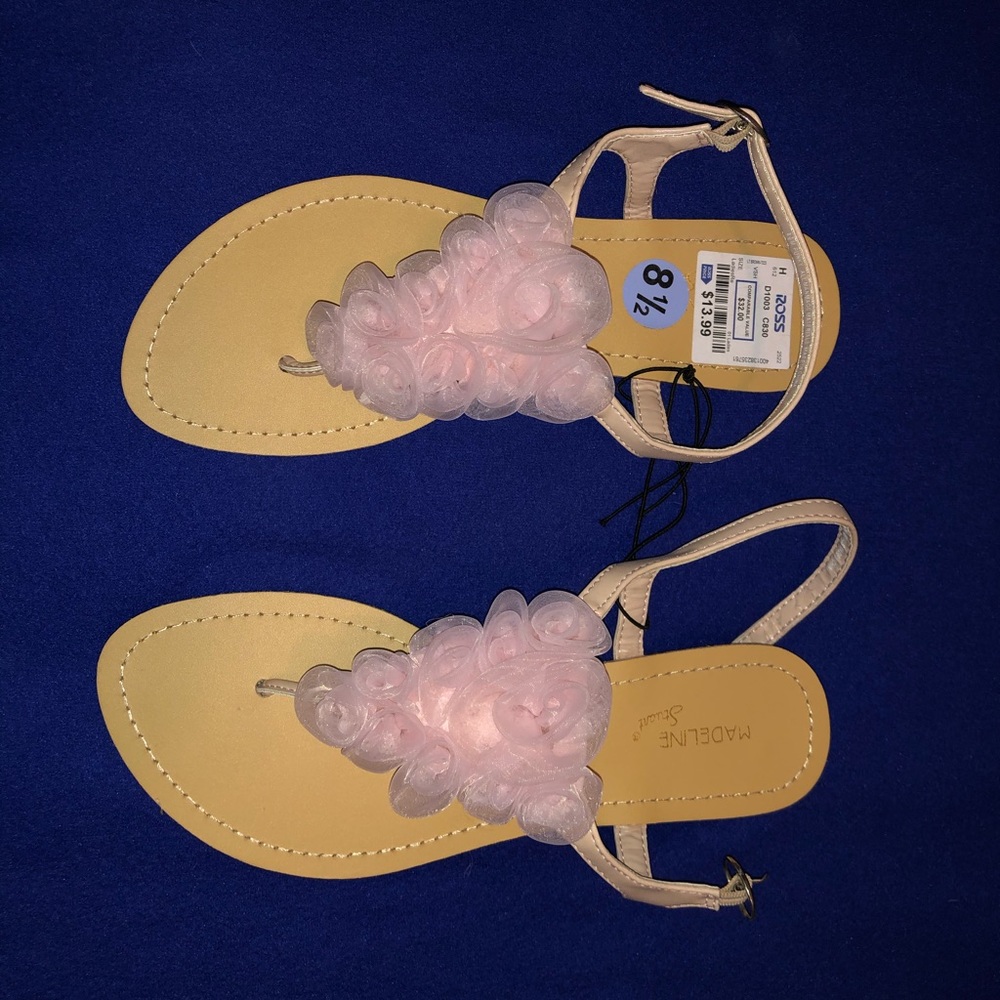 🍎Pink ruffle sandals